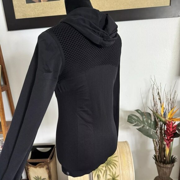 Women's Fabletics Mesh Black Full Zip Jacket with Hoodie S with Thumb holes - Picture 6 of 10